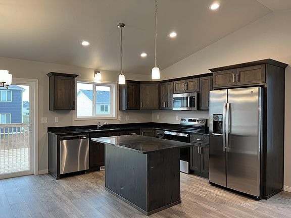 4th image of 3643 19th St S