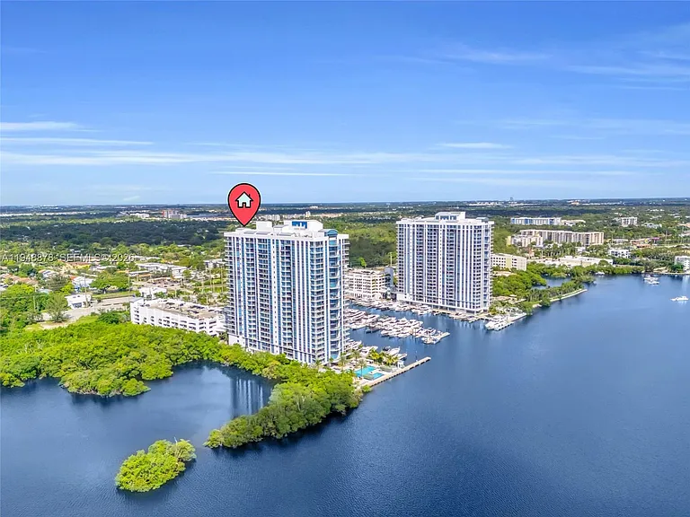 17111 Biscayne Blvd #602 — Photo 21