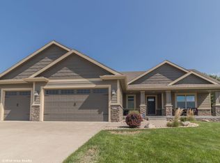 6711 Reed Ln, West Des Moines, IA 50266
