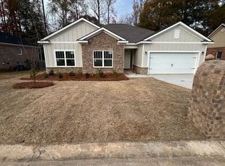189 Meadowlark Dr, Smiths Station, AL 36877