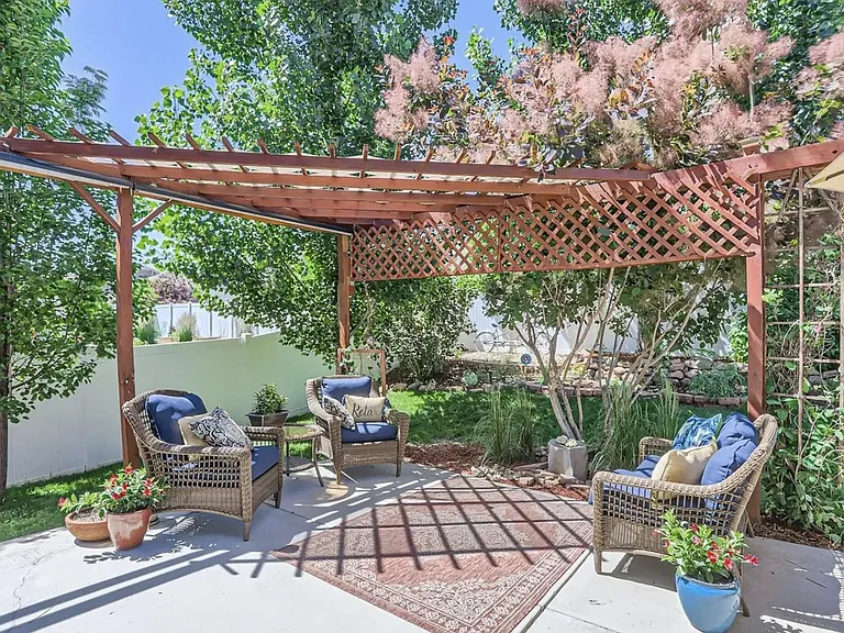 1518 Glacier Ave — Photo 32