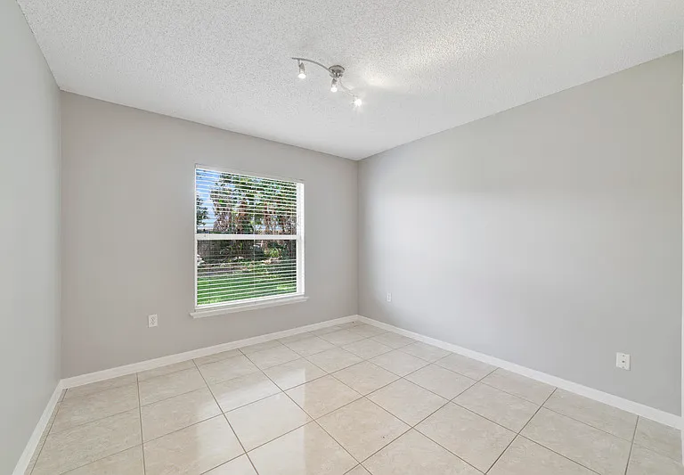 266 Chadworth Dr — Photo 11