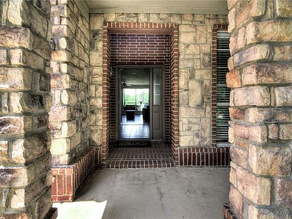 2nd image of 4121 Shores Ct