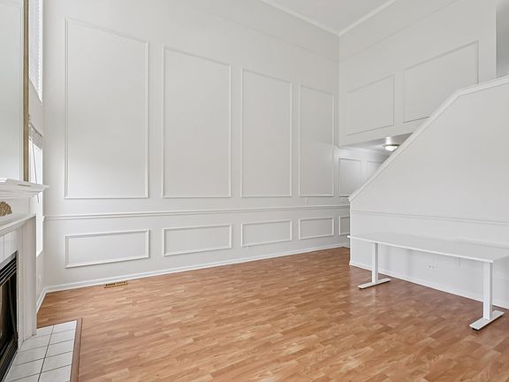 4th image of 1102 Lillian Ln #1102