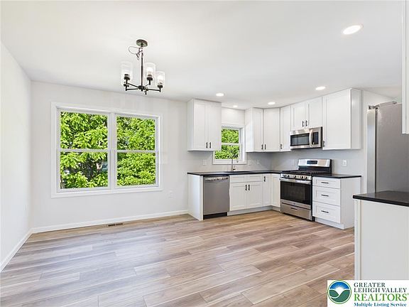 5th image of 1216 Fretz Ave