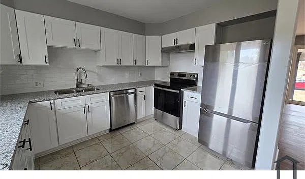 4 bed, 1943 sqft, $2,680 — Photo 3
