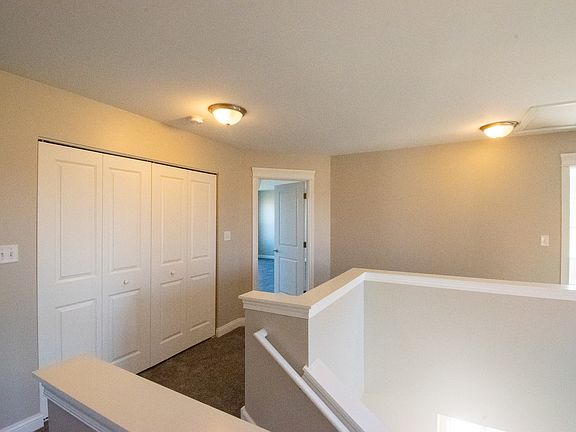 5th image of 20925 Dexter St