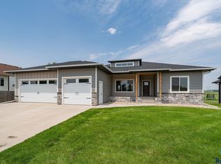 2804 E Augusta Cir, Brandon, SD 57005