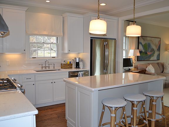 3rd image of 1016 E Nokomis Cir