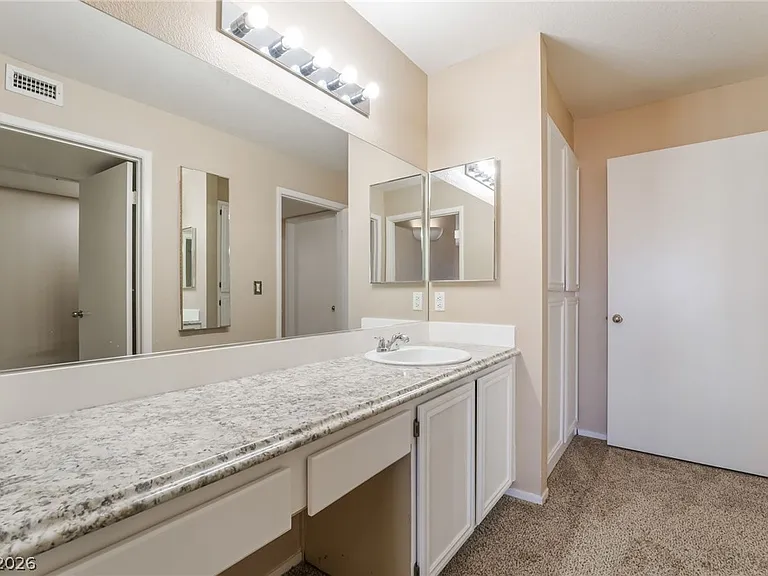 8070 W Russell Rd #2024 — Photo 13