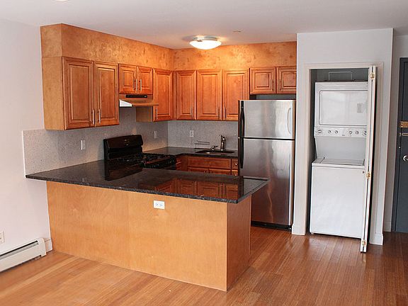 3rd image of 533 51st Ave #2F