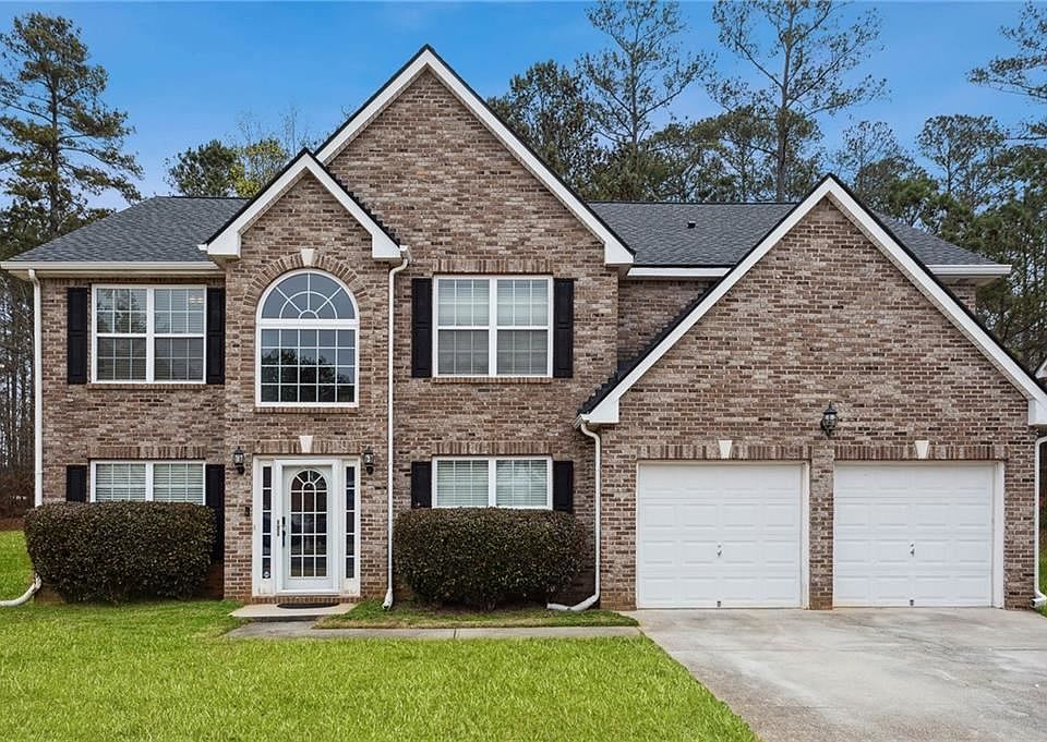 1st image of 560 Windsor Way