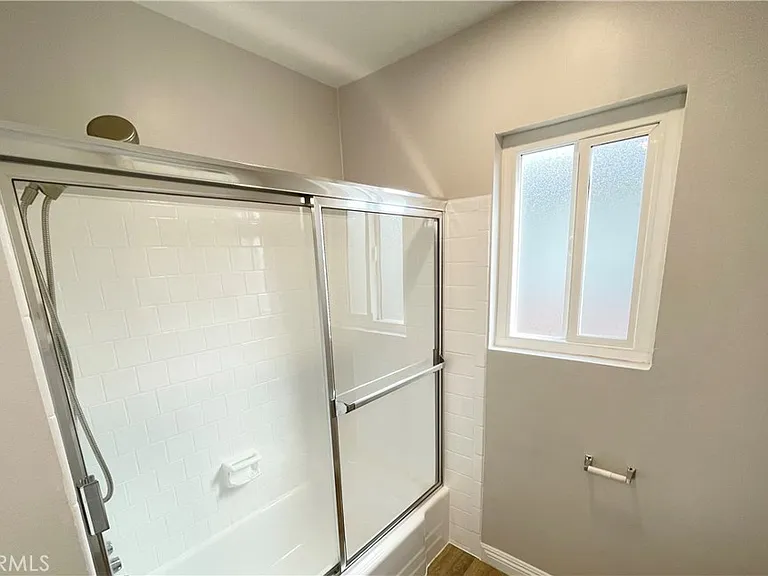 919 E Acacia Ave #Q — Photo 8