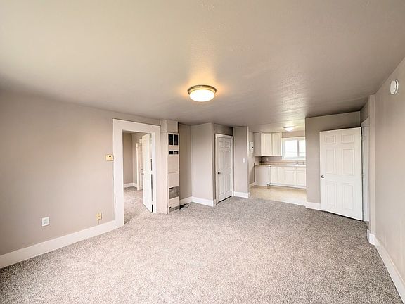 3rd image of 1020 Wall St