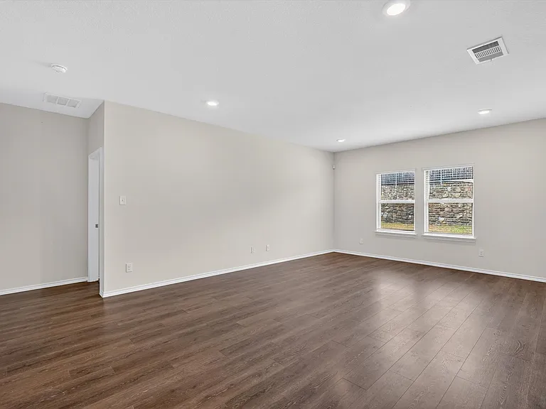 2109 Muscovy St — Photo 6