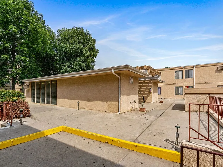 THE COLONY AT DRONFIELD (Mountain View Manor) — Photo 45