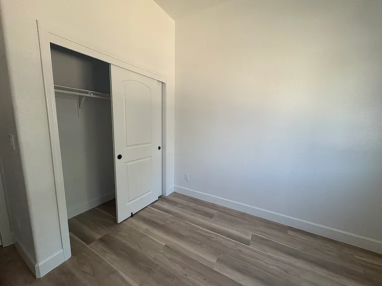 414 E Fremont St — Photo 19