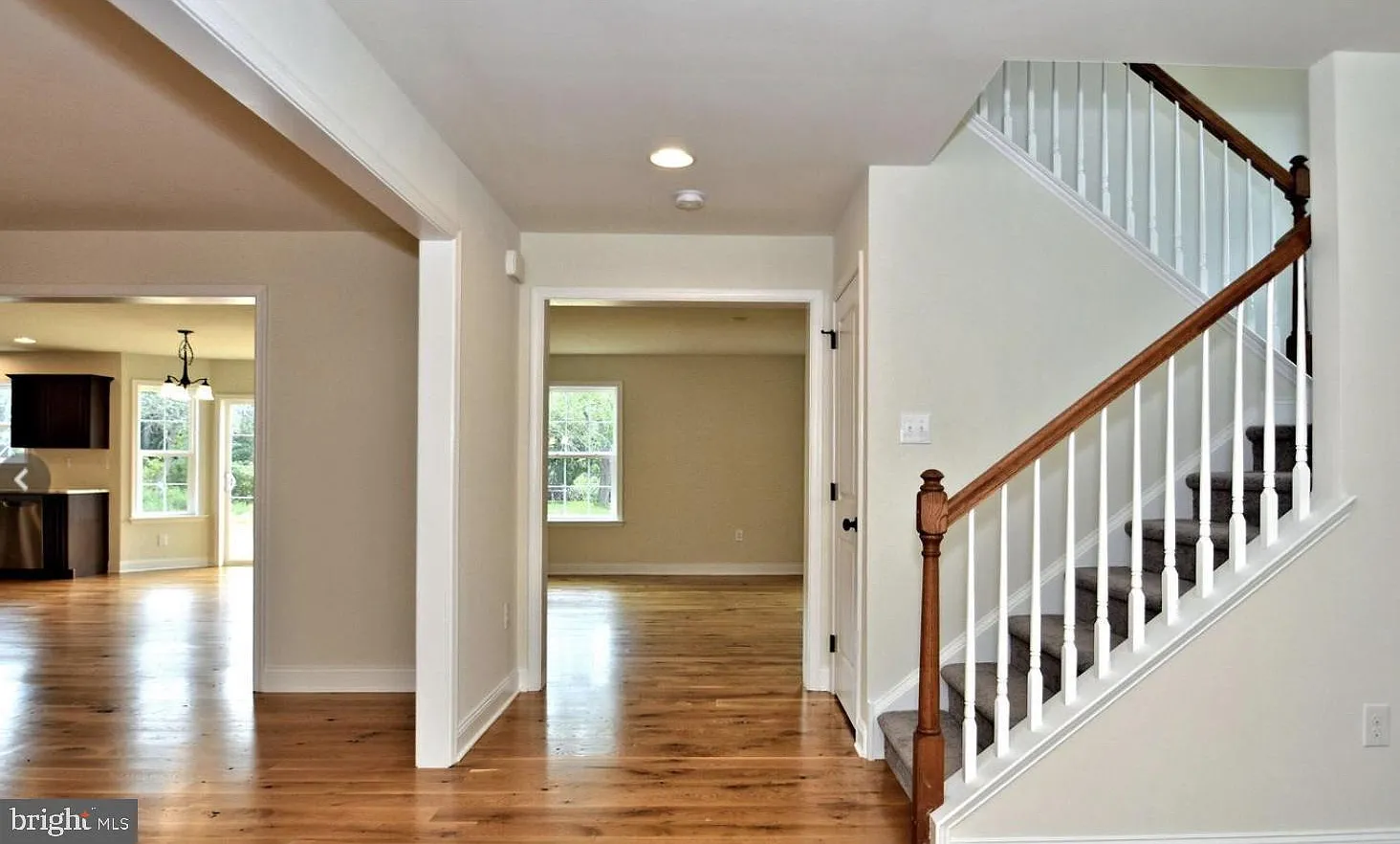 4 bed, 2.5 bath, 2790 sqft, $3,600 — Photo 4