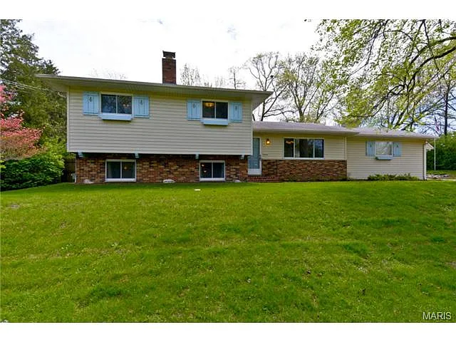 3820 Berview Ln photo 1