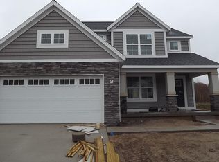 430 Highlander Dr NE, Rockford, MI 49341