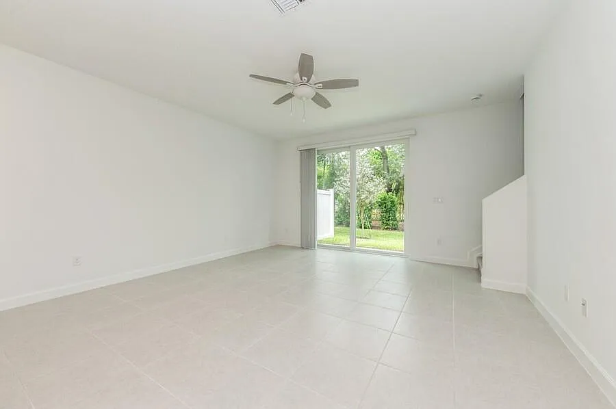 3 bed, 2.5 bath, 1628 sqft, $2,900 — Photo 2