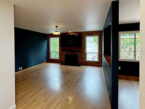 3rd image of 23557 24th Ave W