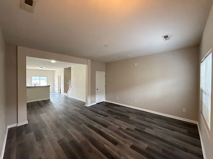 2 bed, 2.5 bath, 1530 sqft, $1,599 — Photo 3