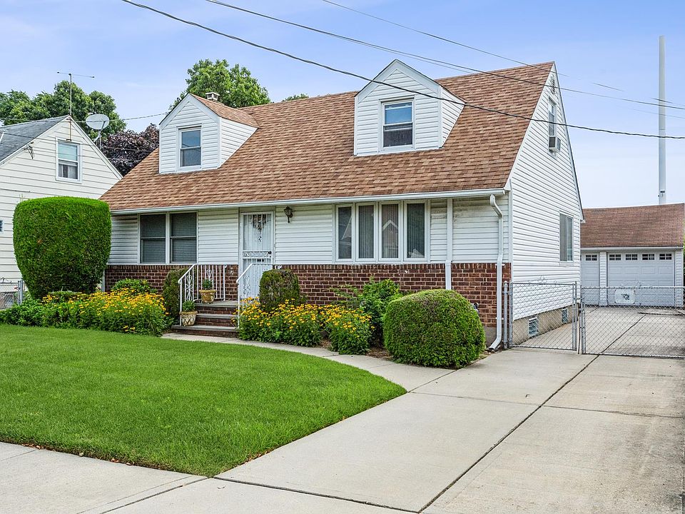 1st image of 75 Edwards Pl