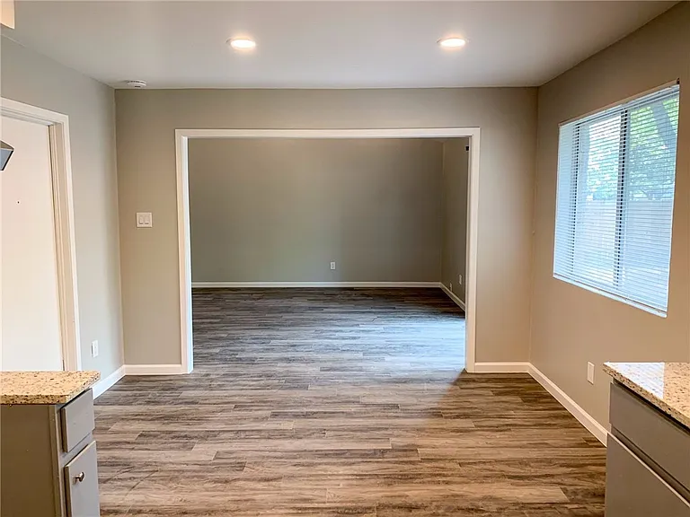 11640 Parkfield Dr — Photo 7