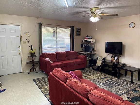 3rd image of 2400 Bandera Dr APT C