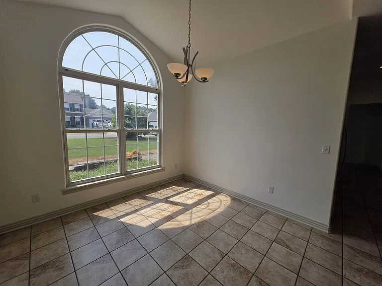 302 Cross Creek Dr — Photo 7
