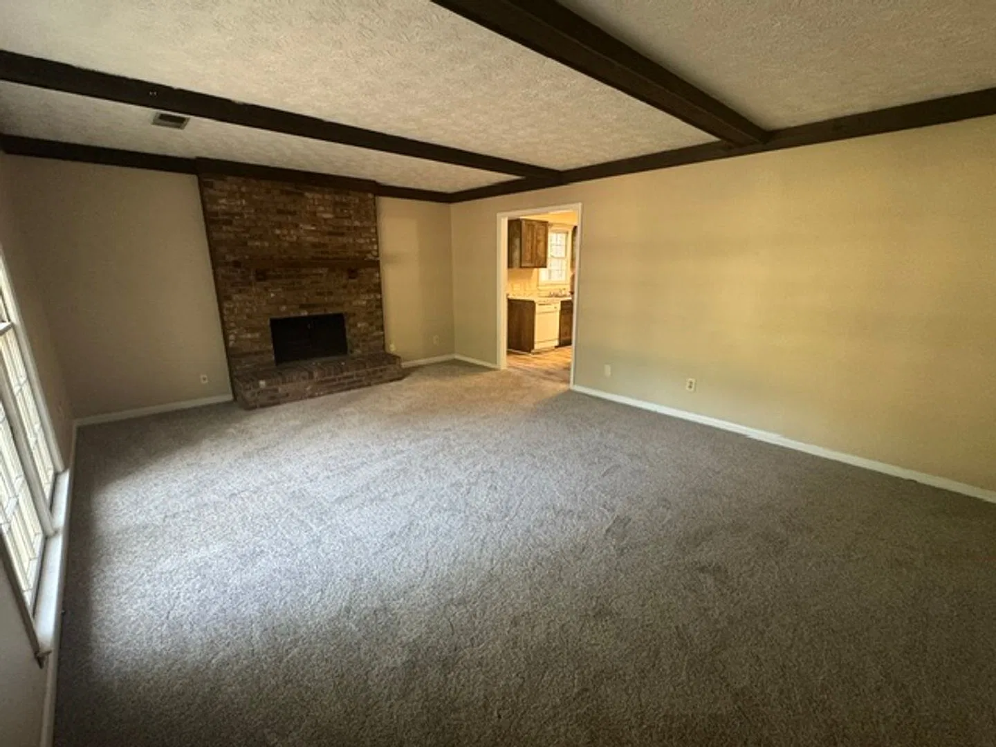 228 Hearthstone Drive — Photo 2