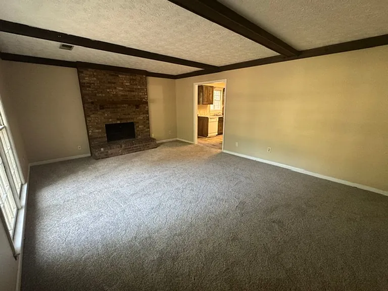 228 Hearthstone Dr — Photo 2