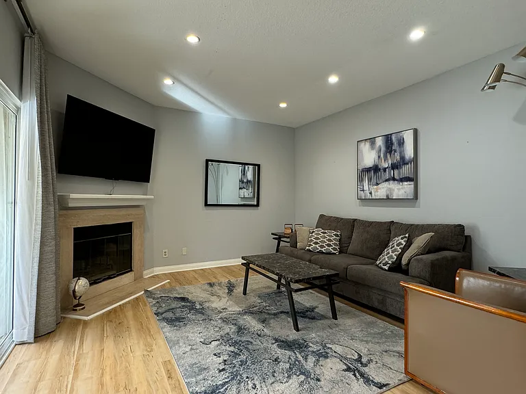 688 Indian Oak Ln #102 — Photo 2