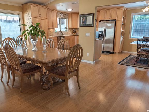 2nd image of 5316 Leavitt Way