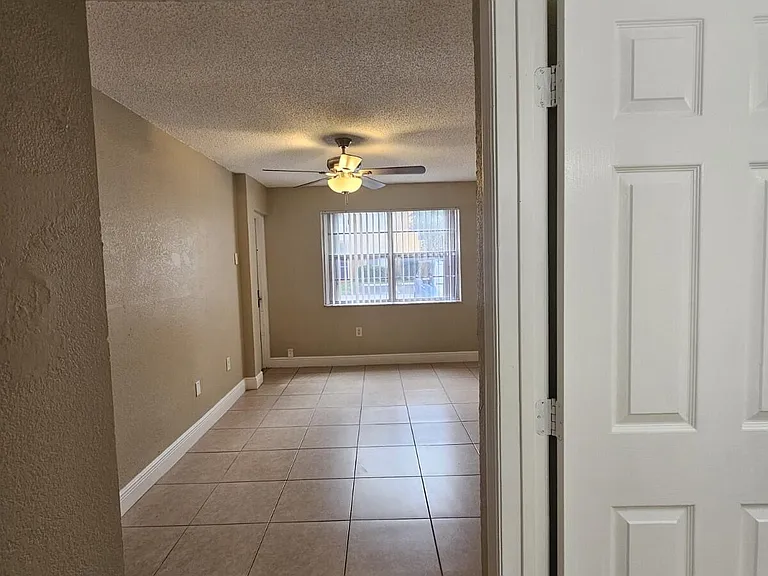 4324 NW 9th Ave #6-1C — Photo 13