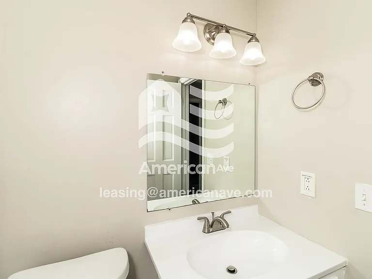 6620_012_wm_-_bathroom_13231780.jpg