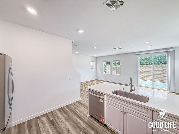 4th image of 24159 Verin St