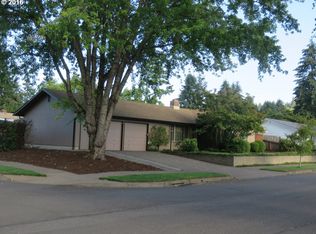 2115 Parliament St, Eugene, OR 97405
