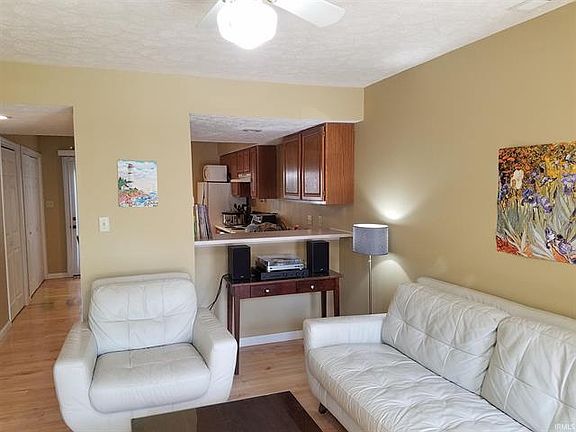 2nd image of 738 E Sherwood Hills Dr