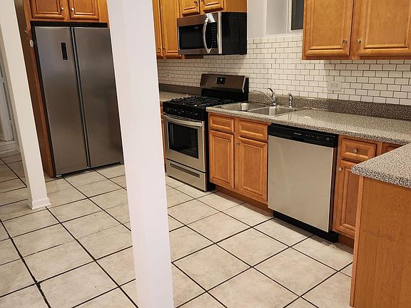 5th image of 1542 N Talman Ave #1