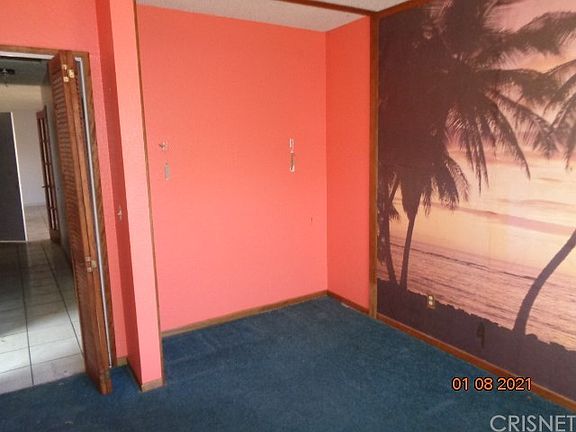 4th image of 1049 W Dover Dr