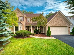 1399 Rolling Oaks Dr, Carol Stream, IL 60188