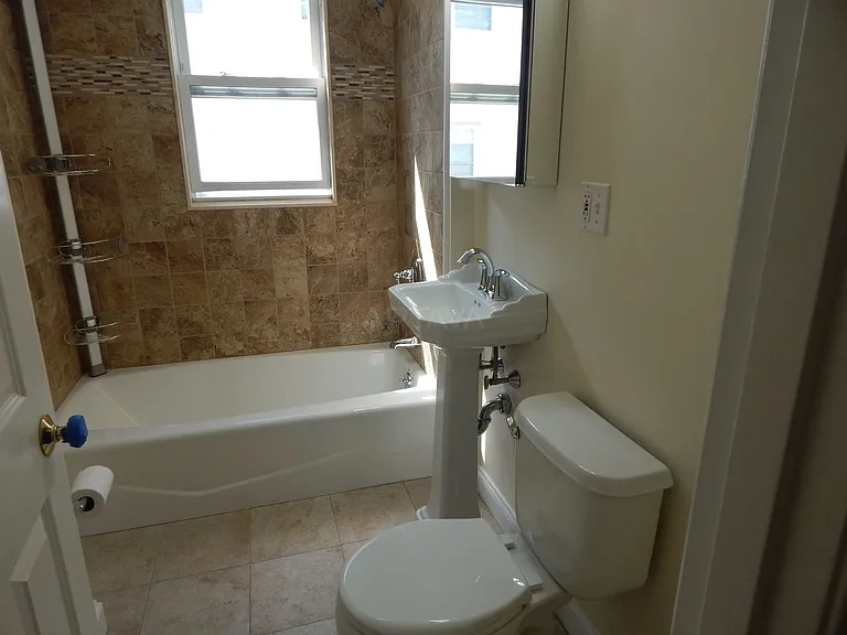31 Sunset Ave — Photo 6
