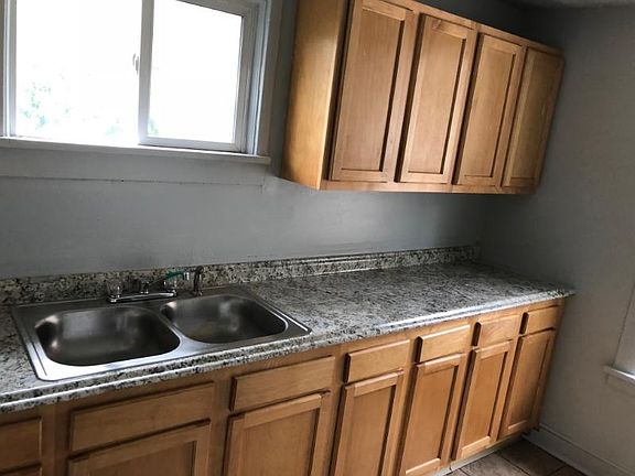 3rd image of 3315 Virginia Ave