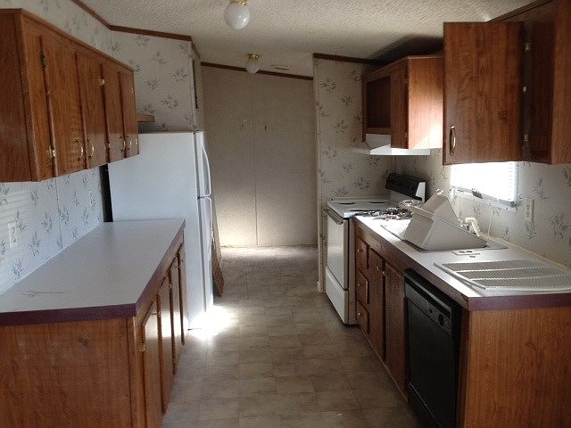 1st image of 106 N Moody Dr