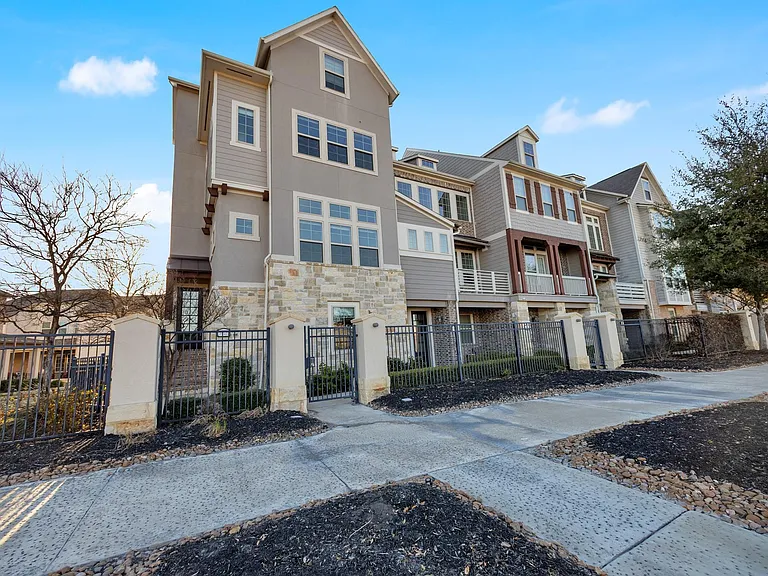 9623 Towne Lake Pkwy — Photo 1