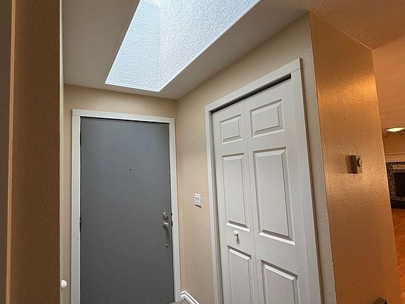 3rd image of 12704 NE 7th Pl