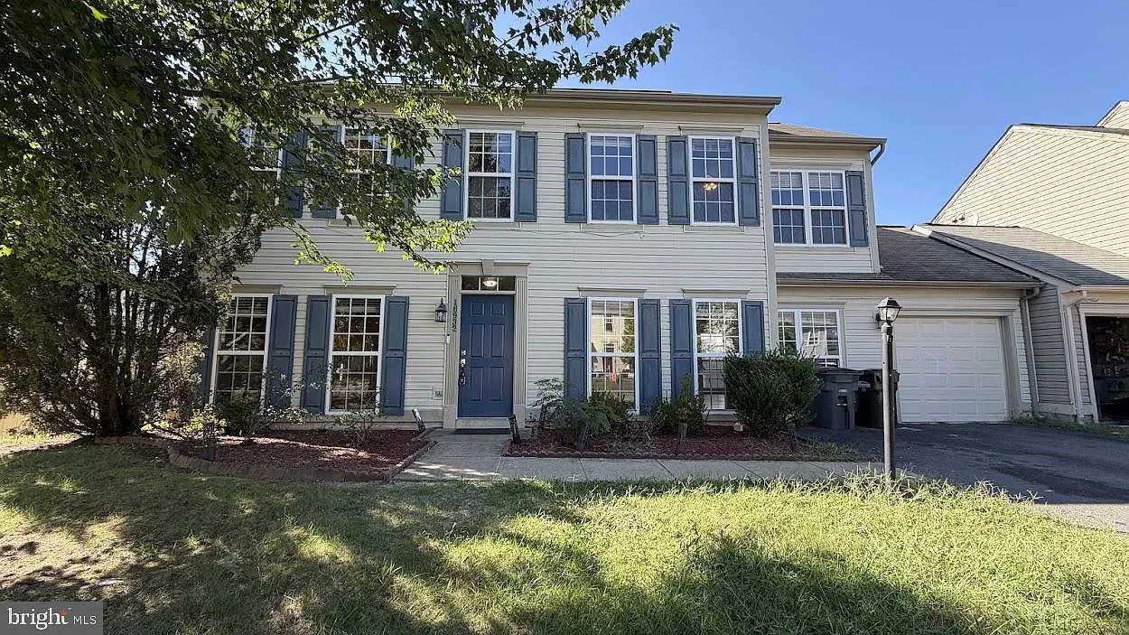 4 bed, 2.5 bath, 2000 sqft, $2,800 — Photo 2