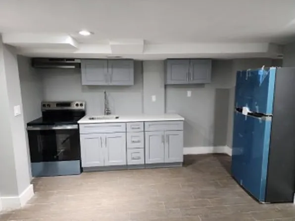 18-89 Troutman Street image 1 of 8